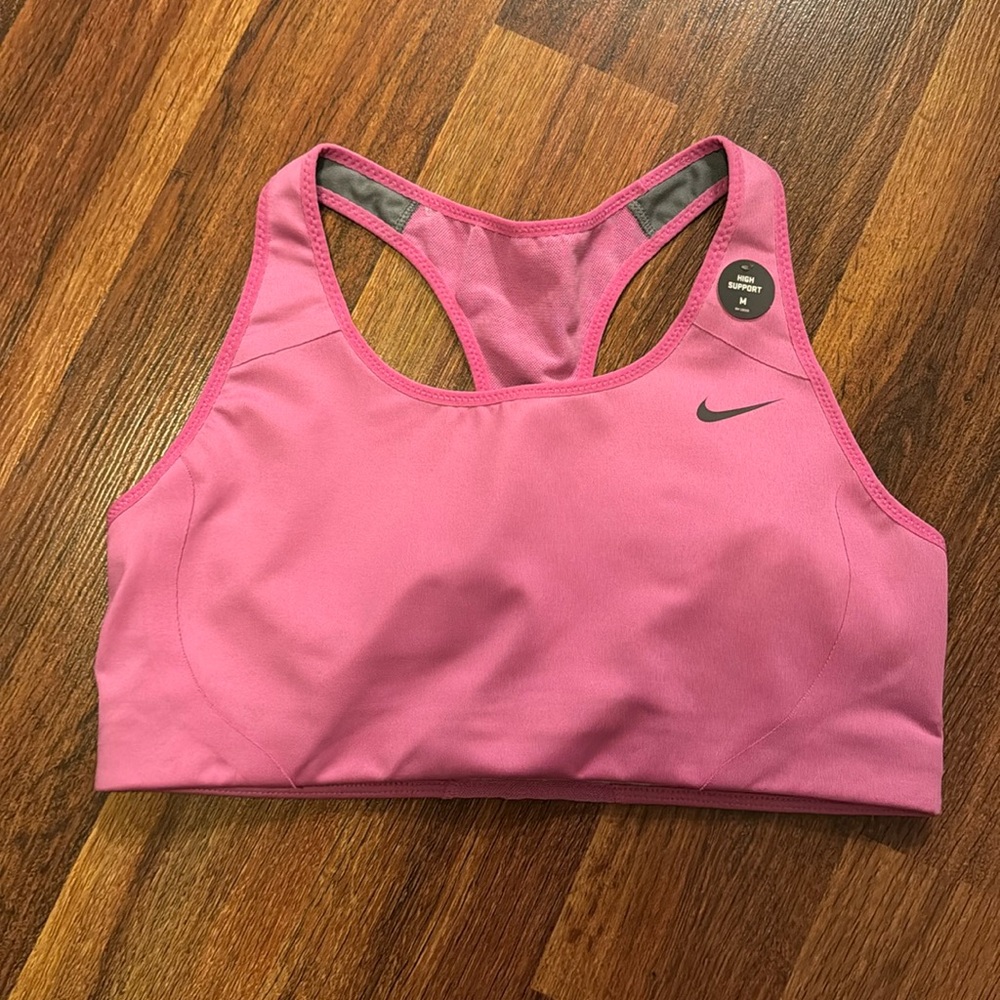 Nike sports bra NWT